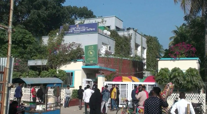 টাঙ্গাইলে পাসপোর্ট অফিসের ‘ঘুষ’ নিয়ে মারামারির ঘটনায় মামলা