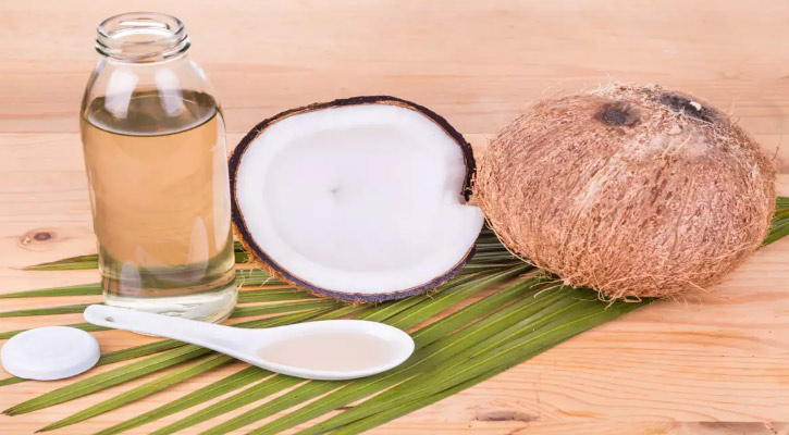 চুলের রুক্ষতা দূর করতে যা করবেন
