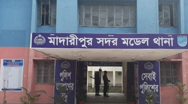 দাফনের একমাস পর কবর থেকে তোলা হলো গৃহবধূর লাশ