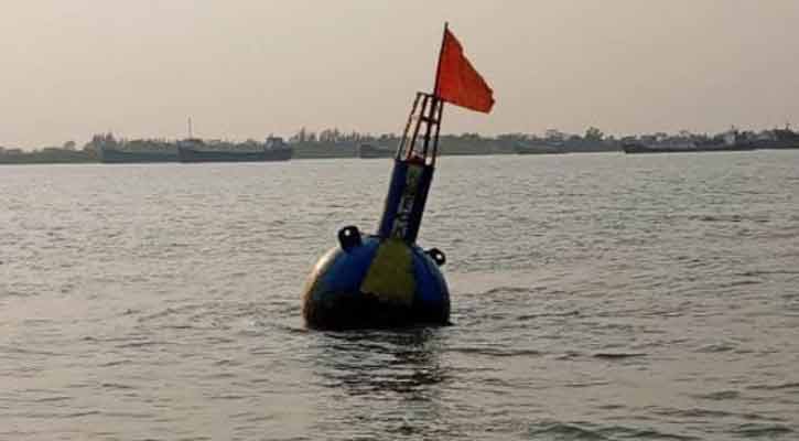 মোংলায় ছয় হাজার বস্তা সরকারি চালসহ বাল্কহেড ডুবি