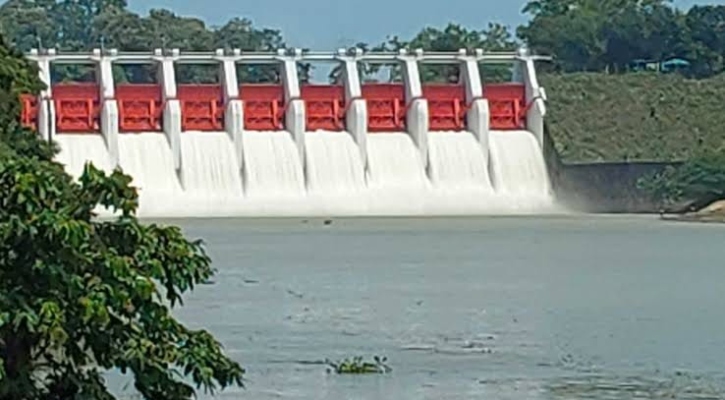 কাপ্তাই বাঁধের ১৬ জলকপাট দিয়ে সেকেন্ডে ছাড়া হচ্ছে ২৮ হাজার কিউসেক পানি 