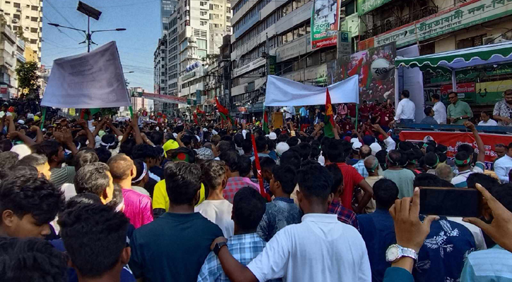 নয়াপল্টনে বিএনপি নেতা-কর্মীদের স্রোত