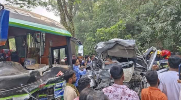 লোহাগাড়ায় সড়কে নিহত বেড়ে ১০
