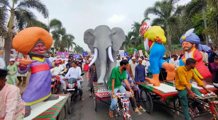 ঈদ আনন্দ মিছিলে ‘মূর্তি’ প্রদর্শনী, জামায়াতের নিন্দা