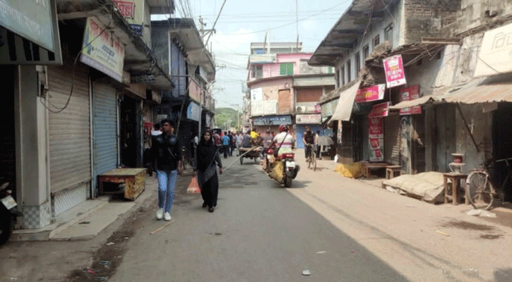 ‘গ্লোবাল স্ট্রাইক ফর গাজা’র সমর্থনে যশোরে স্বতঃস্ফূর্ত হরতাল