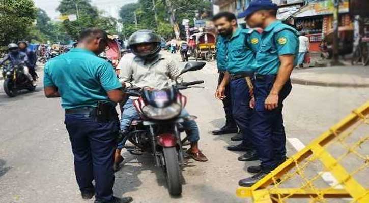 ট্রাফিক আইন লঙ্ঘনে ১৭৪২ মামলা