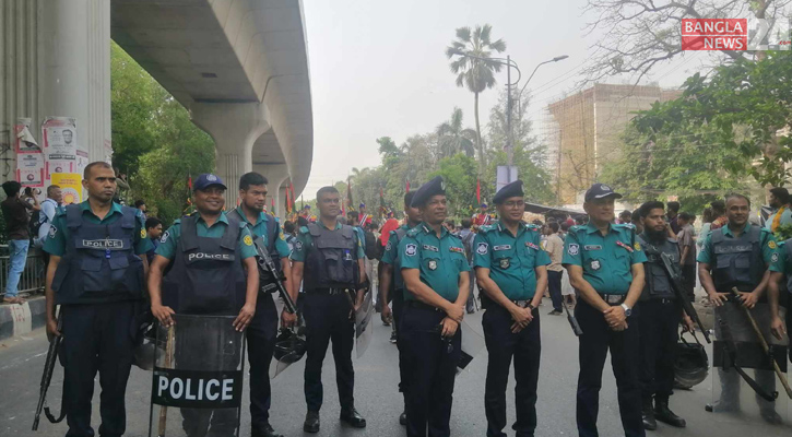 শোভাযাত্রা ঘিরে আইনশৃঙ্খলা বাহিনীর কঠোর নিরাপত্তা