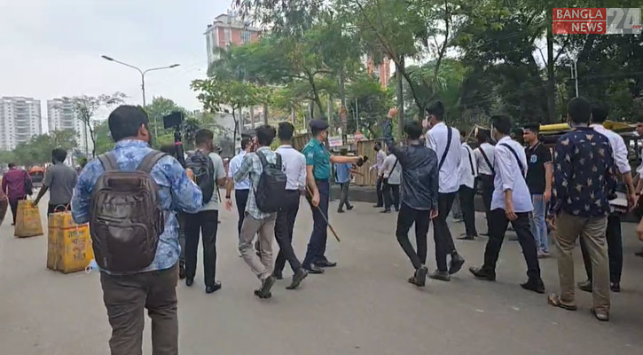 ঢাকা কলেজ ও সিটি কলেজে ফের সংঘর্ষ, ভাঙচুর