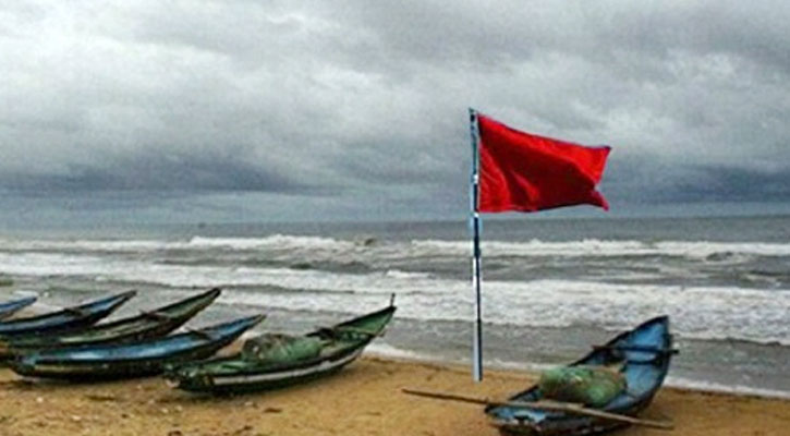 সাগরে লঘুচাপ, সমুদ্রবন্দরে ৩ নম্বর সতর্ক সংকেত