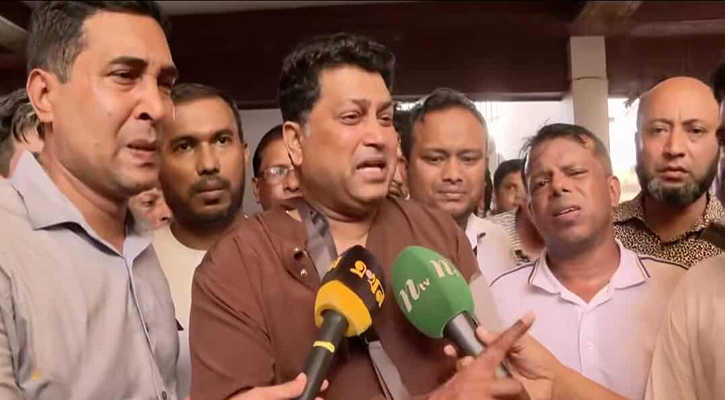 ‘হেলমেট পরে চবি শিক্ষার্থীদের ওপর হামলা চালায় নিষিদ্ধ ছাত্রলীগ’