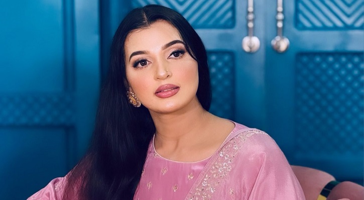 ভালো মেয়েদের জন্য রঙিন জীবন না: বর্ষা